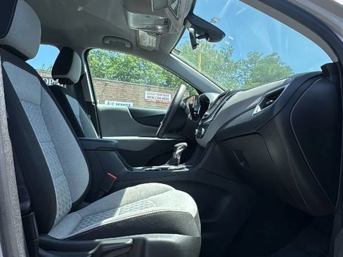 Used 2022 Chevrolet Equinox LS AWD/4WD image 23