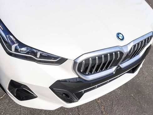 Used 2025 BMW i5 eDrive40i w/ M Sport Package image 8