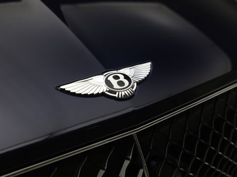 Certified 2024 Bentley Bentayga Extended Wheelbase image 13