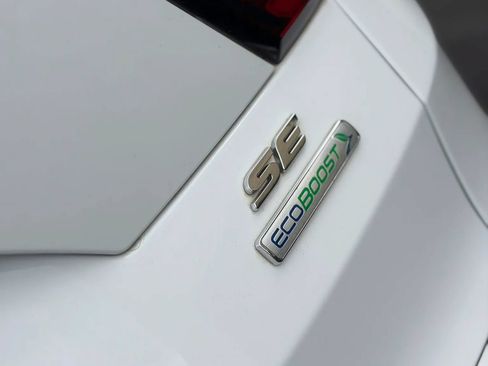 Used 2019 Ford Escape SE FWD image 11