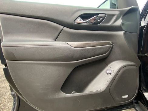 Used 2017 GMC Acadia SLT AWD/4WD image 15