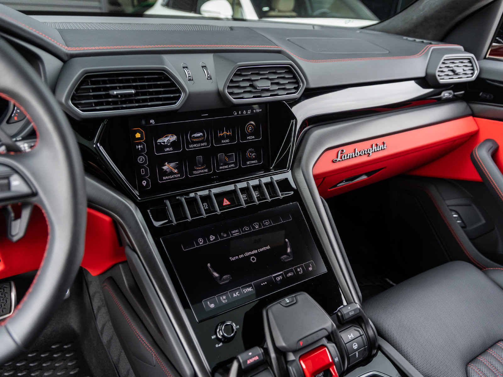 Used 2024 Lamborghini Urus S AWD/4WD image 34