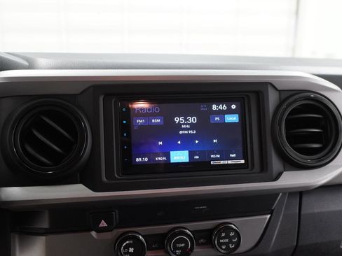 Used 2019 Toyota Tacoma SR5 RWD image 17