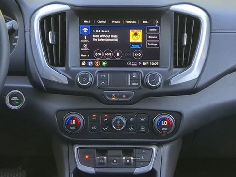 Used 2023 GMC Terrain SLT image 17