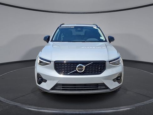 Certified 2026 Volvo XC40 B5 Plus AWD/4WD image 35