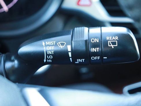 Used 2023 Toyota Sienna XLE image 22