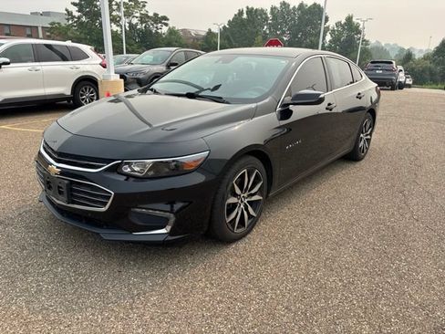 Used 2016 Chevrolet Malibu LT FWD image 1