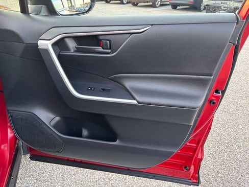 Certified 2021 Toyota RAV4 SE image 38