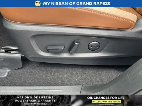 New 2026 Nissan Pathfinder Platinum image 11