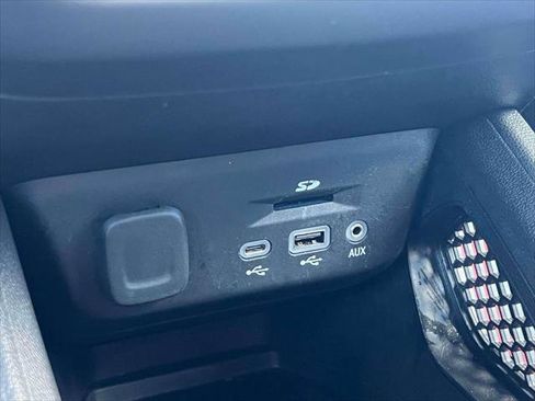 Used 2021 Chevrolet TrailBlazer RS w/ Sun and Liftgate Package image 26