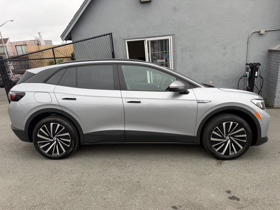 Used 2024 Volkswagen ID.4 Pro AWD/4WD image 4