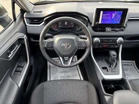 Used 2024 Toyota RAV4 XLE w/ Convenience Package image 3