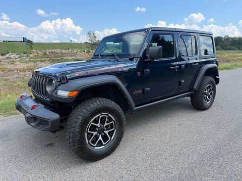 Used 2025 Jeep Wrangler Unlimited Rubicon AWD/4WD image 1