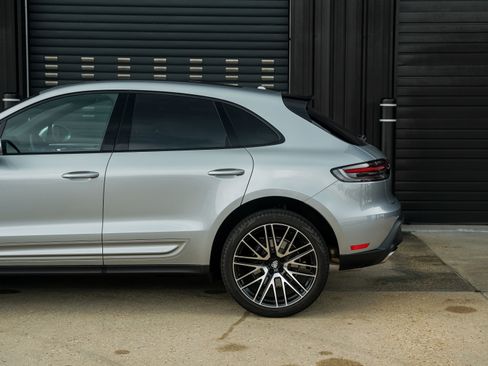 New 2025 Porsche Macan image 12