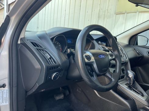 Used 2012 Ford Focus SE image 9