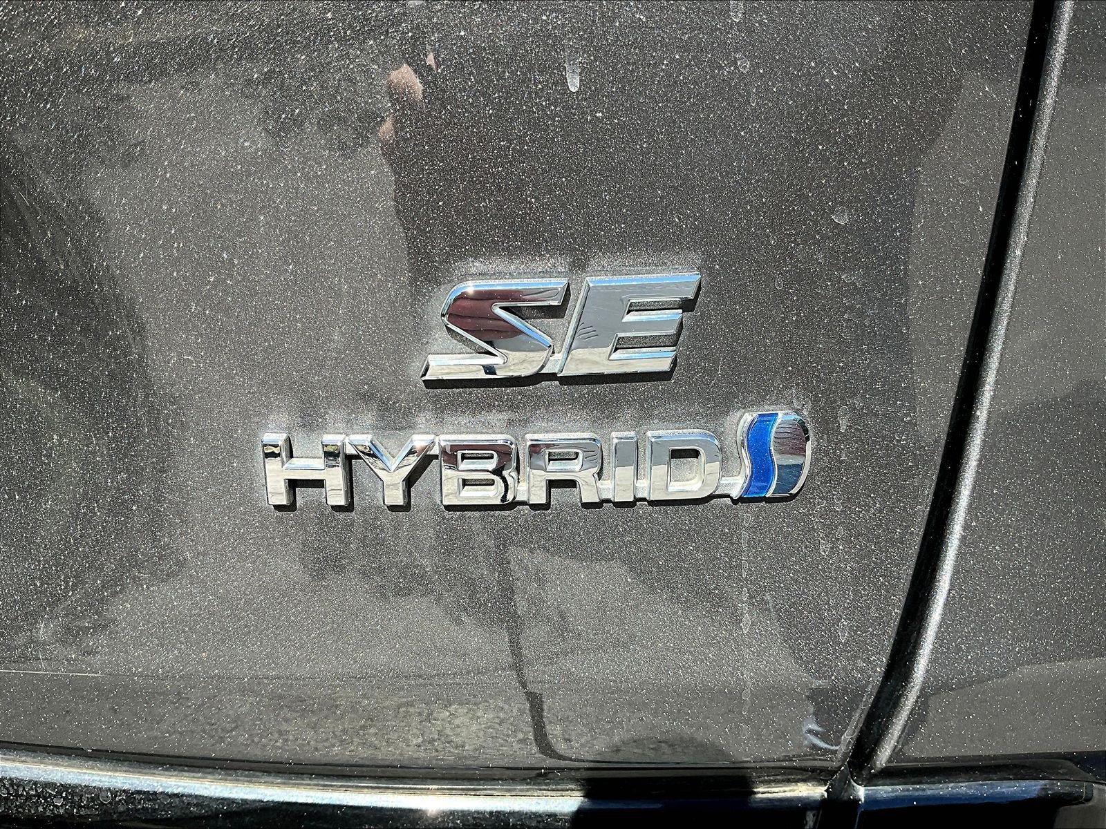 Used 2022 Toyota RAV4 SE w/ SE Grade Weather Package AWD/4WD image 24