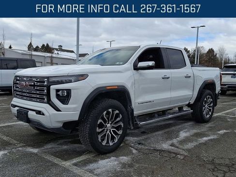 Used 2023 GMC Canyon Denali image 3