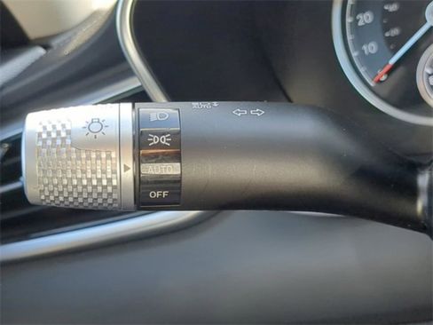 Used 2025 Genesis G70 2.5T image 53