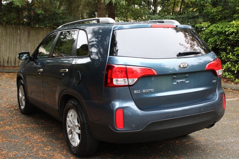 Used 2014 Kia Sorento LX FWD image 4