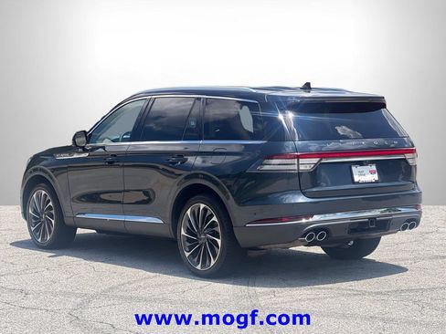 Used 2022 Lincoln Aviator Reserve w/ Equipment Group 201A AWD/4WD image 2