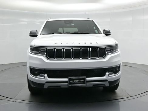 Used 2024 Jeep Wagoneer Series II w/ Flexible Seating Group image 28