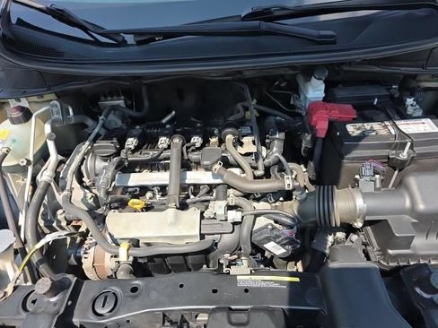 Used 2021 Nissan Versa SV FWD image 7