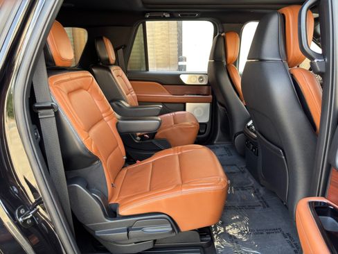 Used 2021 Lincoln Navigator L Reserve AWD/4WD image 38