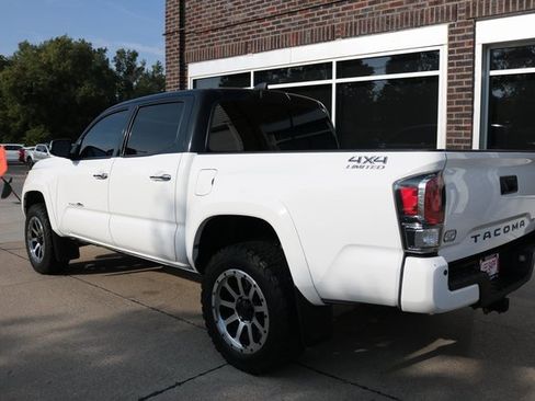 Used 2020 Toyota Tacoma Limited image 7