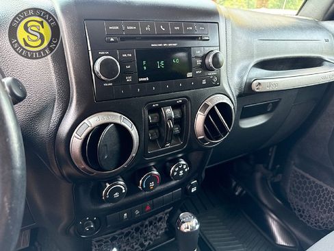 Used 2018 Jeep Wrangler Unlimited Sport S AWD/4WD image 21