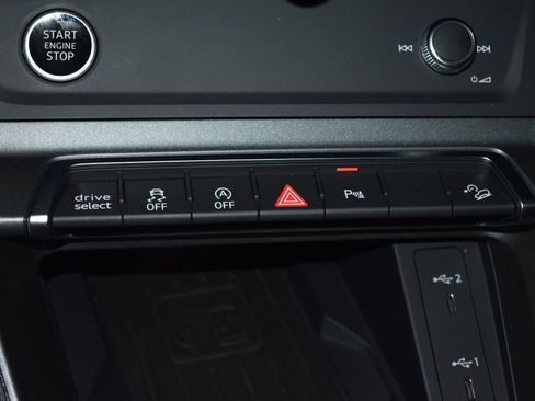 Certified 2025 Audi Q3 2.0T Premium w/ Convenience Package image 14