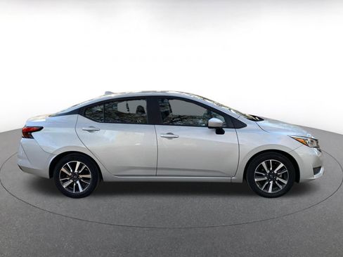 Used 2025 Nissan Versa SV image 8