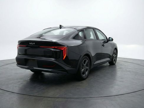 Used 2025 Kia K4 LXS image 9