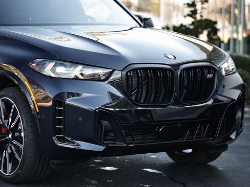 New 2026 BMW X5 M60i w/ Climate Comfort Package image 2