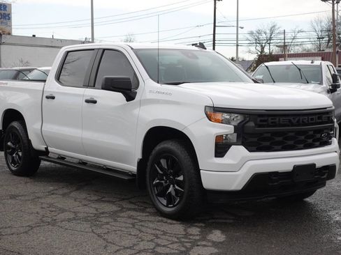 Used 2023 Chevrolet Silverado 1500 Custom image 4