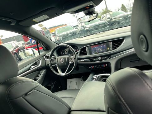 Used 2024 Buick Enclave Premium image 29