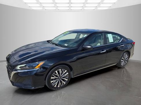 Used 2025 Nissan Altima 2.5 SV image 5