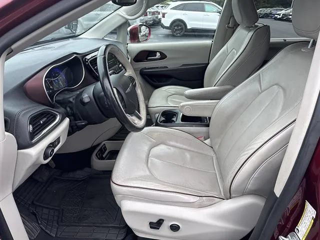 Used 2020 Chrysler Pacifica Limited FWD image 8