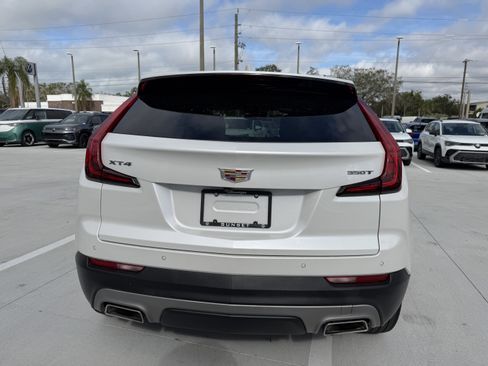 Used 2023 Cadillac XT4 Premium Luxury image 4