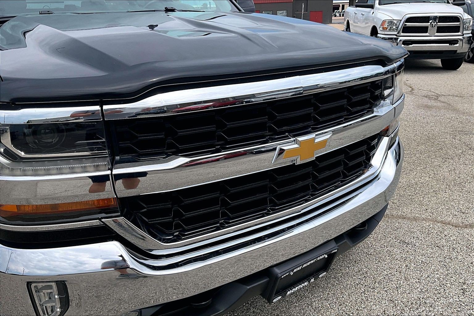 Used 2017 Chevrolet Silverado 1500 LT w/ LT Eassist Package AWD/4WD image 30