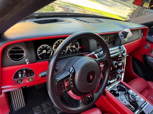 Used 2021 Rolls-Royce Cullinan image 23