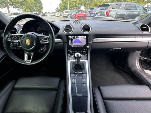Used 2024 Porsche 718 Cayman RWD image 10