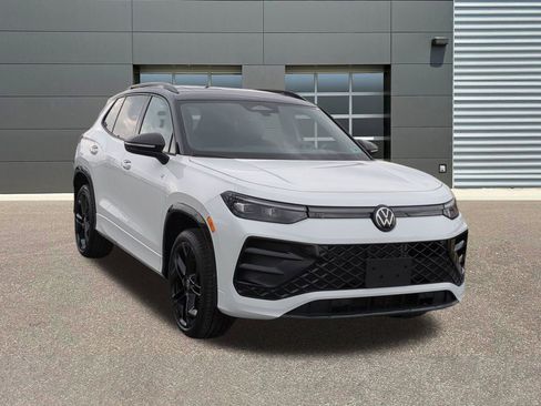 New 2026 Volkswagen Tiguan SE R-Line AWD/4WD image 1