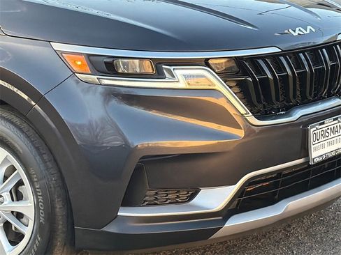 Used 2023 Kia Carnival LX image 5