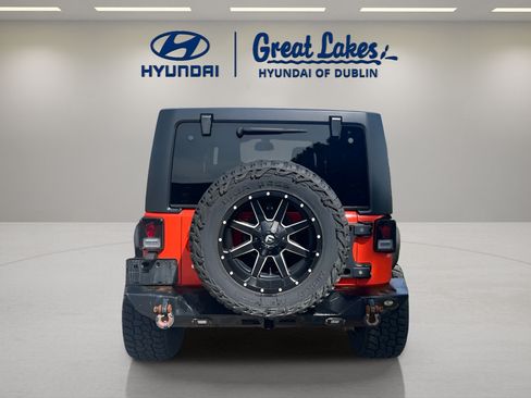 Used 2015 Jeep Wrangler Unlimited Sahara w/ Dual Top Group AWD/4WD image 5