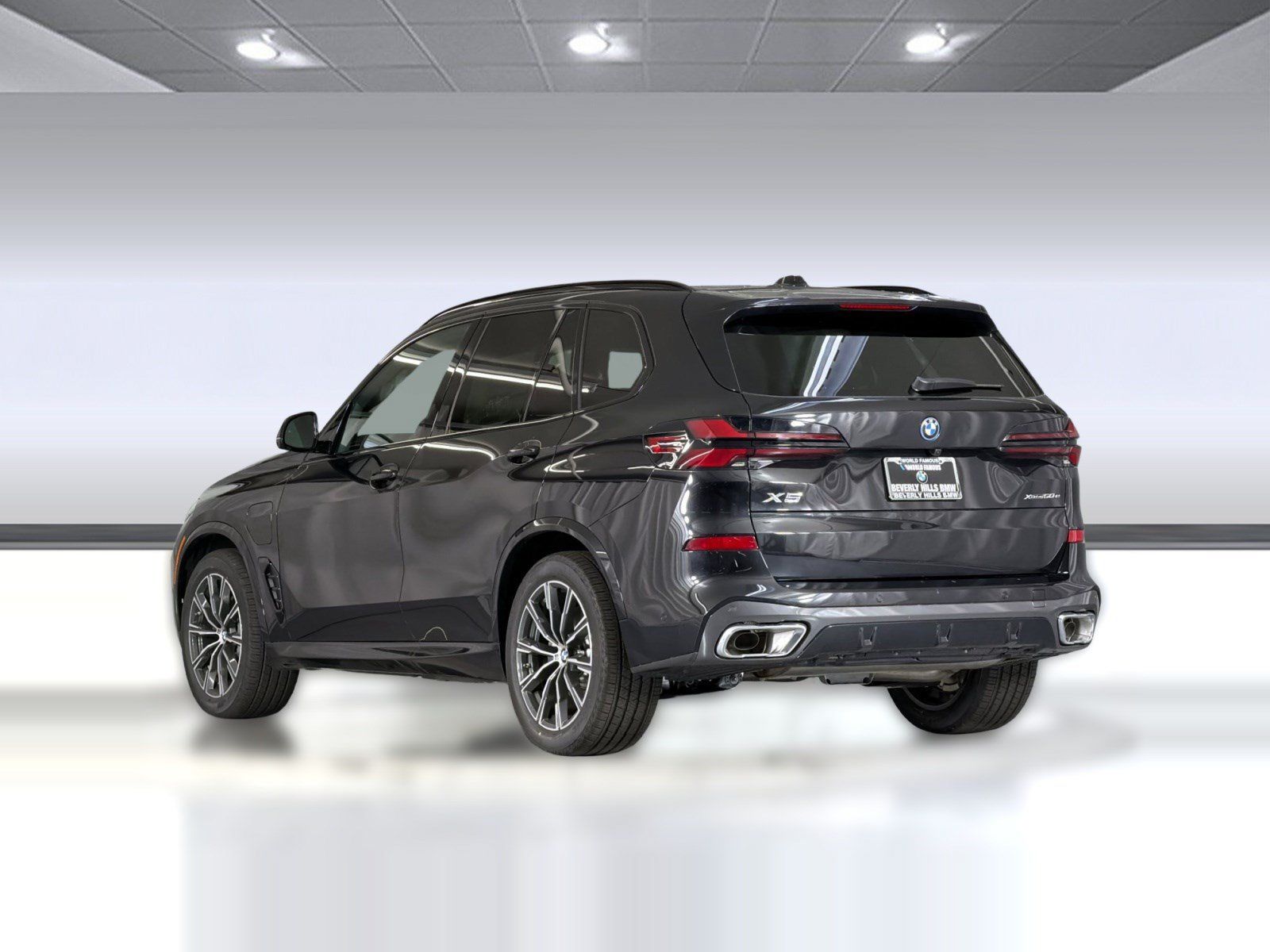 Used 2026 BMW X5 xDrive50e w/ M Sport Package AWD/4WD image 3