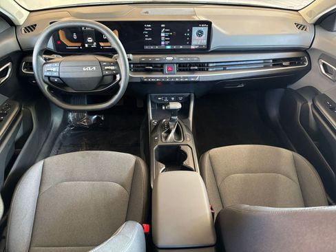 Used 2025 Kia K4 LXS FWD image 32