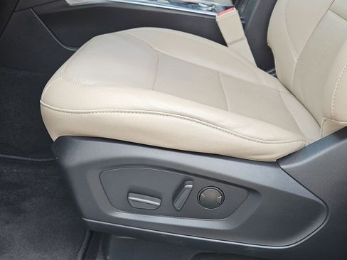 Used 2024 Ford Explorer Limited AWD/4WD image 18