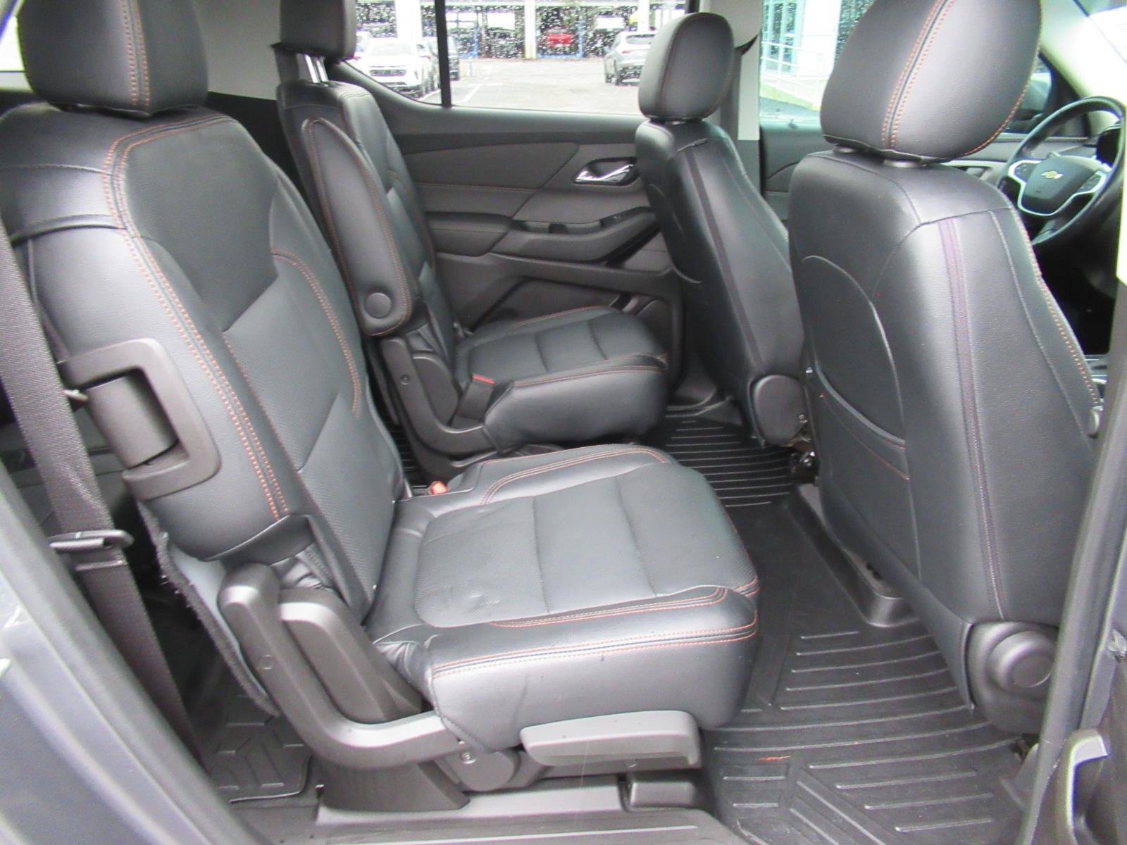 Used 2020 Chevrolet Traverse LT FWD image 37