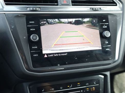Used 2023 Volkswagen Tiguan SE FWD image 22