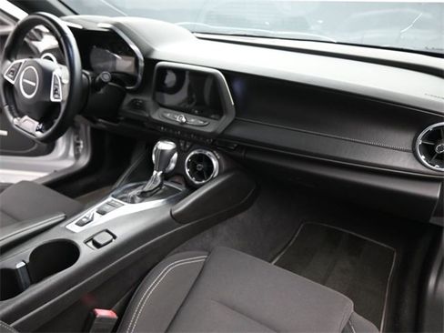 Used 2018 Chevrolet Camaro LT w/ Technology Package image 24